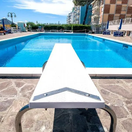 Sea View Apartment With Swimming Pool Lido di Jesolo Exterior photo