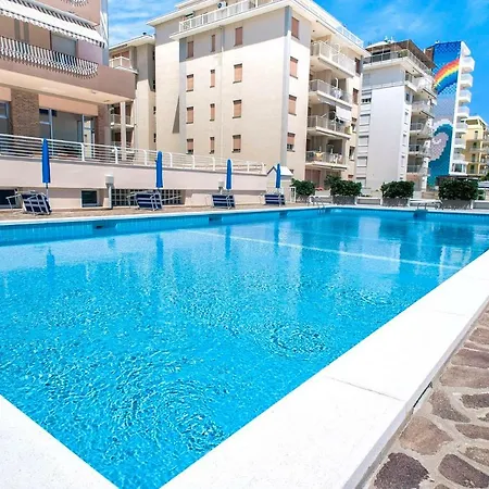 Sea View Apartment With Swimming Pool Lido di Jesolo Exterior photo