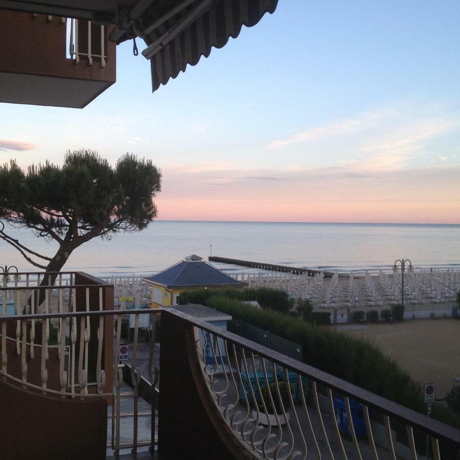 Sea View With Swimming Pool Apartment Lido di Jesolo