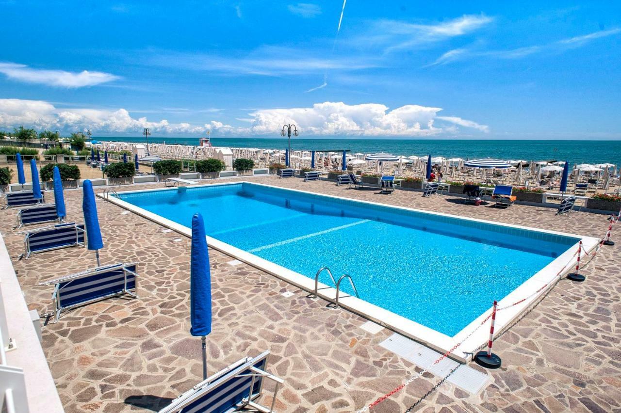 Apartment Sea View With Swimming Pool *